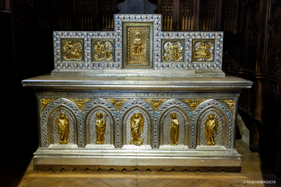 サン・ピエール教会の大天使ミカエルの小聖堂の修復作業が終了 – 今日